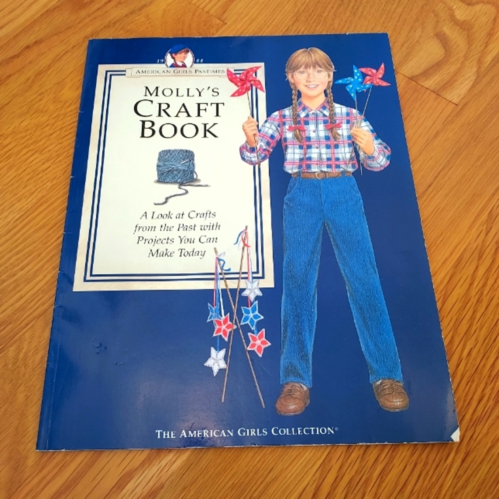 Molly's Craft Book American Girl
